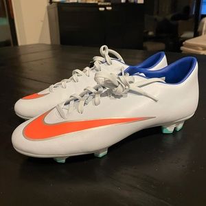 Nike Women’s Mercurl Victory FG Cleats soccer